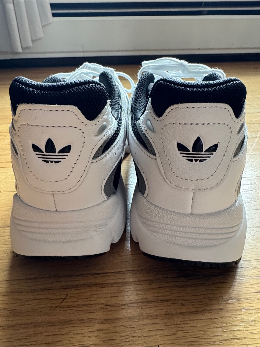 Adidas Black and White Ozmillen Low-Top Sneakers NEW no tags - Picture 5 of 9